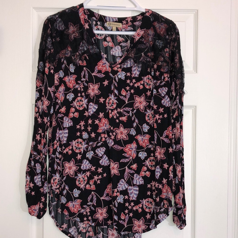 Democracy long sleeve black multi-colored shirt, L
